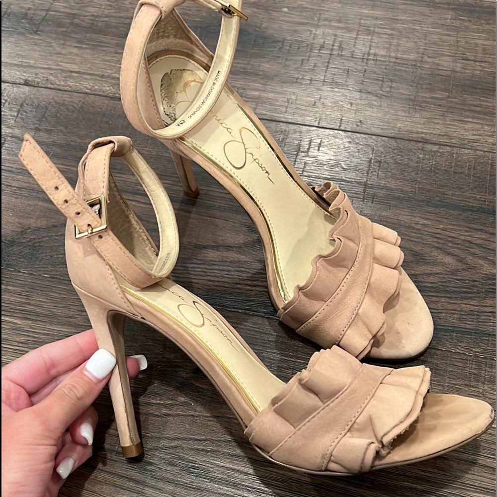 Jessica Simpson nude heels with ruffle across toe 6.5